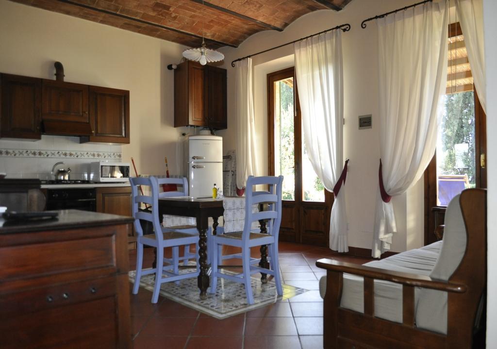 Podere Le Monache モンタイオーネ 部屋 写真